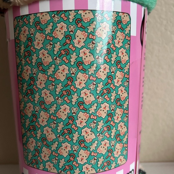 Hello Kitty Gingerbread Bundle - Picture 3 of 7